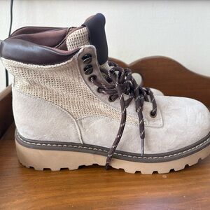 Steve Madden suede Boots *NWT*